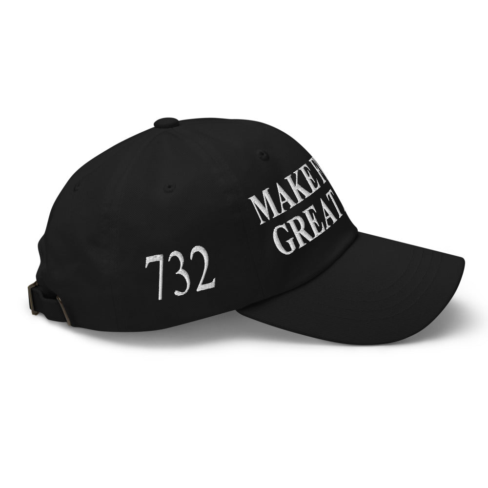 Casquette noire, côté droit